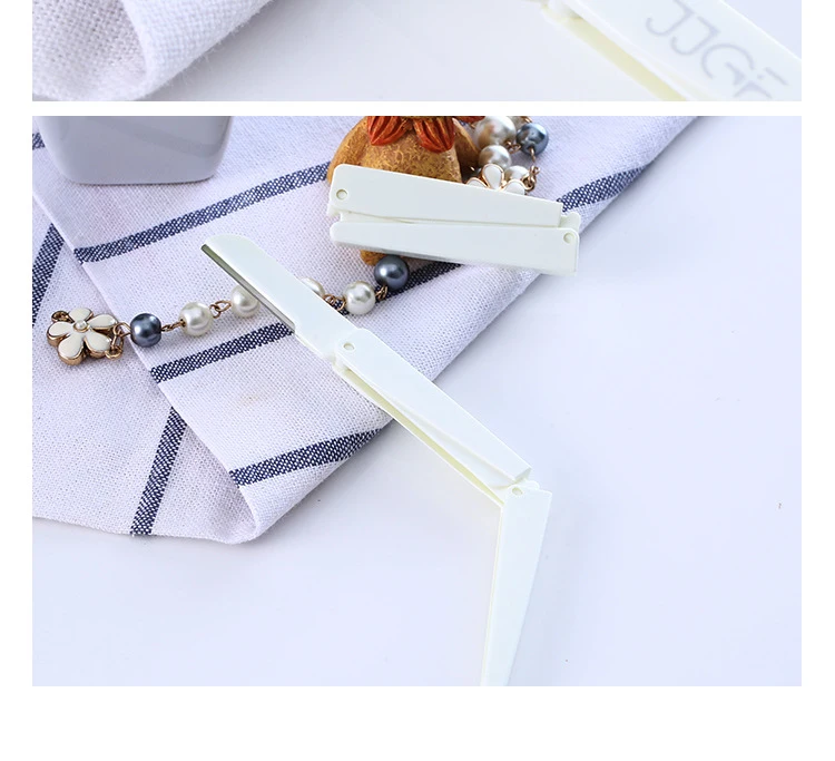 Eyebrow razor