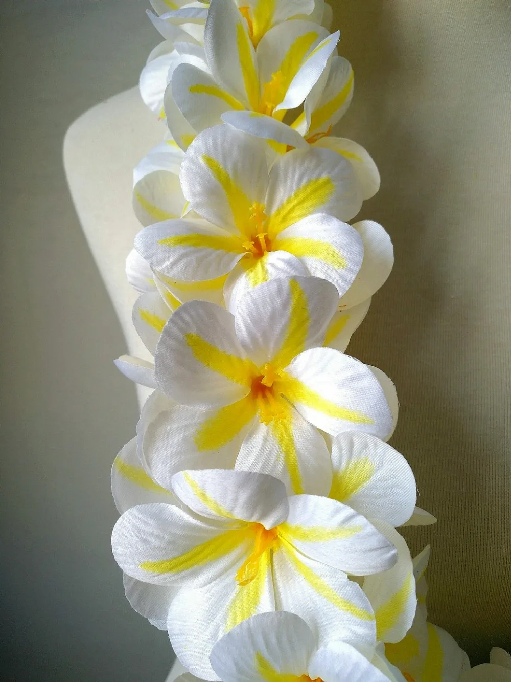 Yellow Plumeria Kaliki Lei Waterproof Travel Bag - Tropical Hawaiian D –  Haku Lei Haleiwa