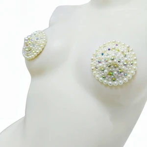 Wholesale Fashion Style Luxury Shiny Crystal Reusable Rhinestone Breast Petals Sexy Pearl White Nipple Cover Women Decoration