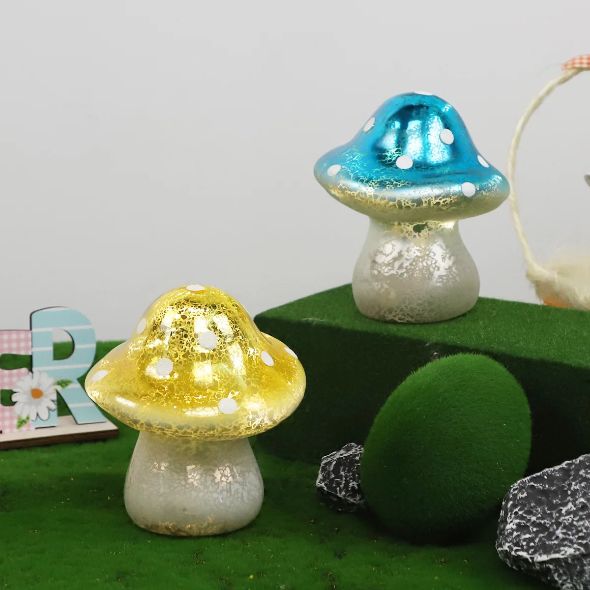 Wholesale Delicate Nordic Small Glass Mushroom Shaped Colored Battery Operated LED Light Lamp Ornaments Easter Spring Decoration