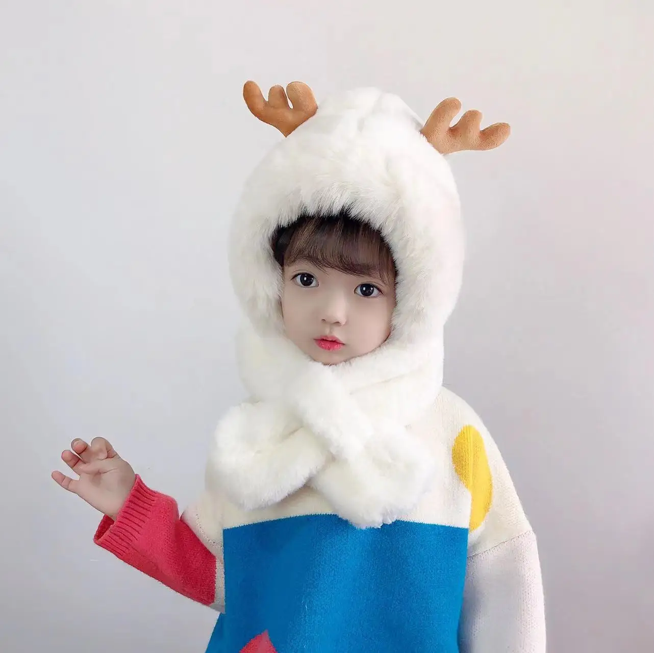 Зимняя детская шапка шарф для одного мальчика и девочки утолщенная теплая плюшевая милая детская шапка для защиты ушей с оленьими рогами