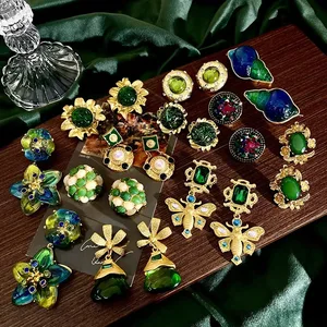Vintage-style Colorful Petal Earrings 18K Gold-plated Stainless Steel Fashionable Flower-inlaid Earrings Emerald Retro Earrings