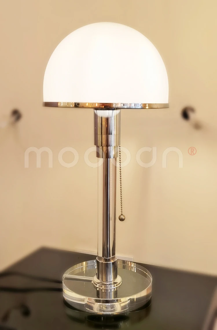 Modern simple contemporary Bauhaus classic pullswitch bedside desk restaurant round ball glass table lamp