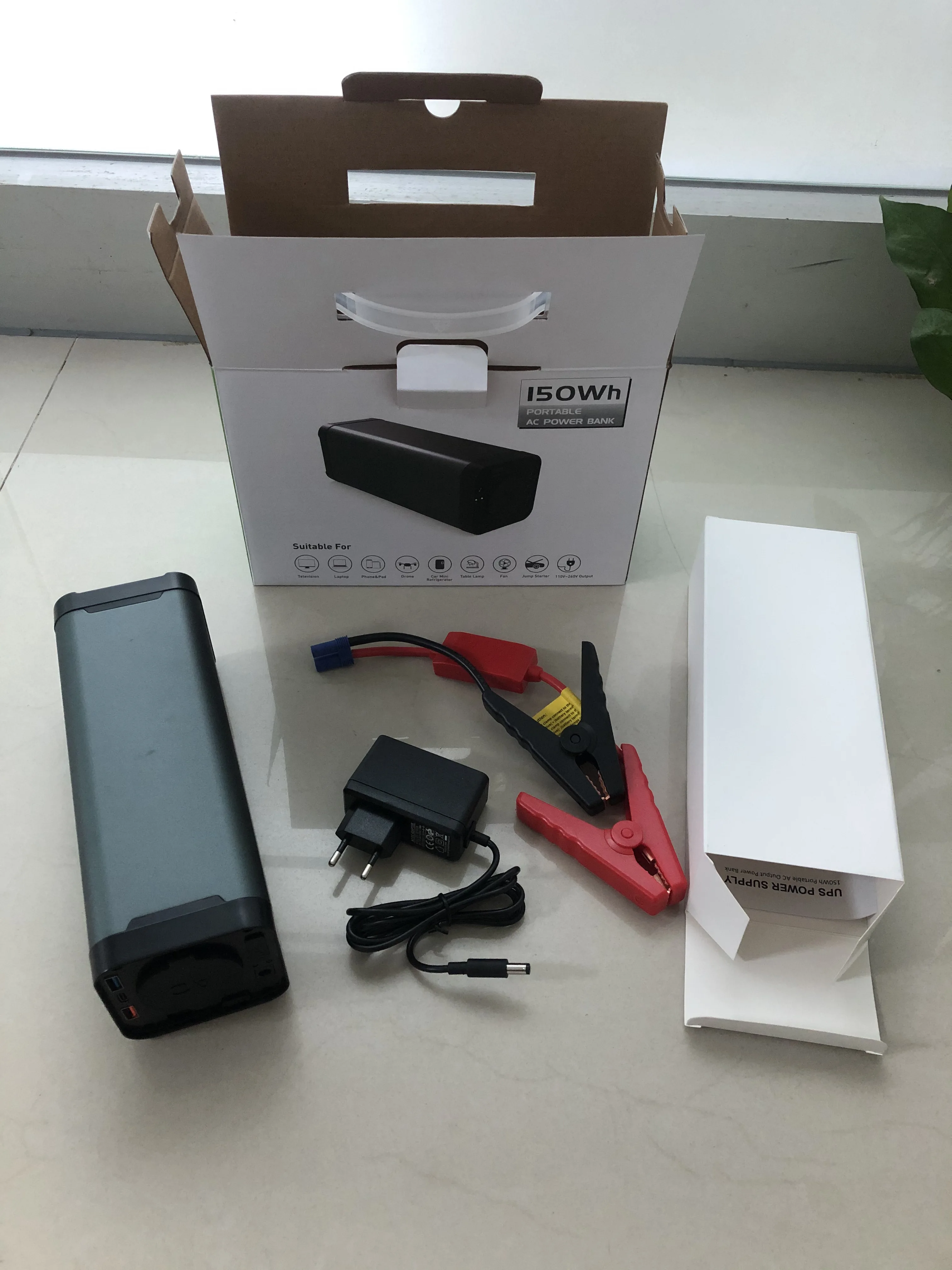 Delong up 200 High Capacity 40800mAh Portable Power Station 110v 220v 150Wh AC Power Bank