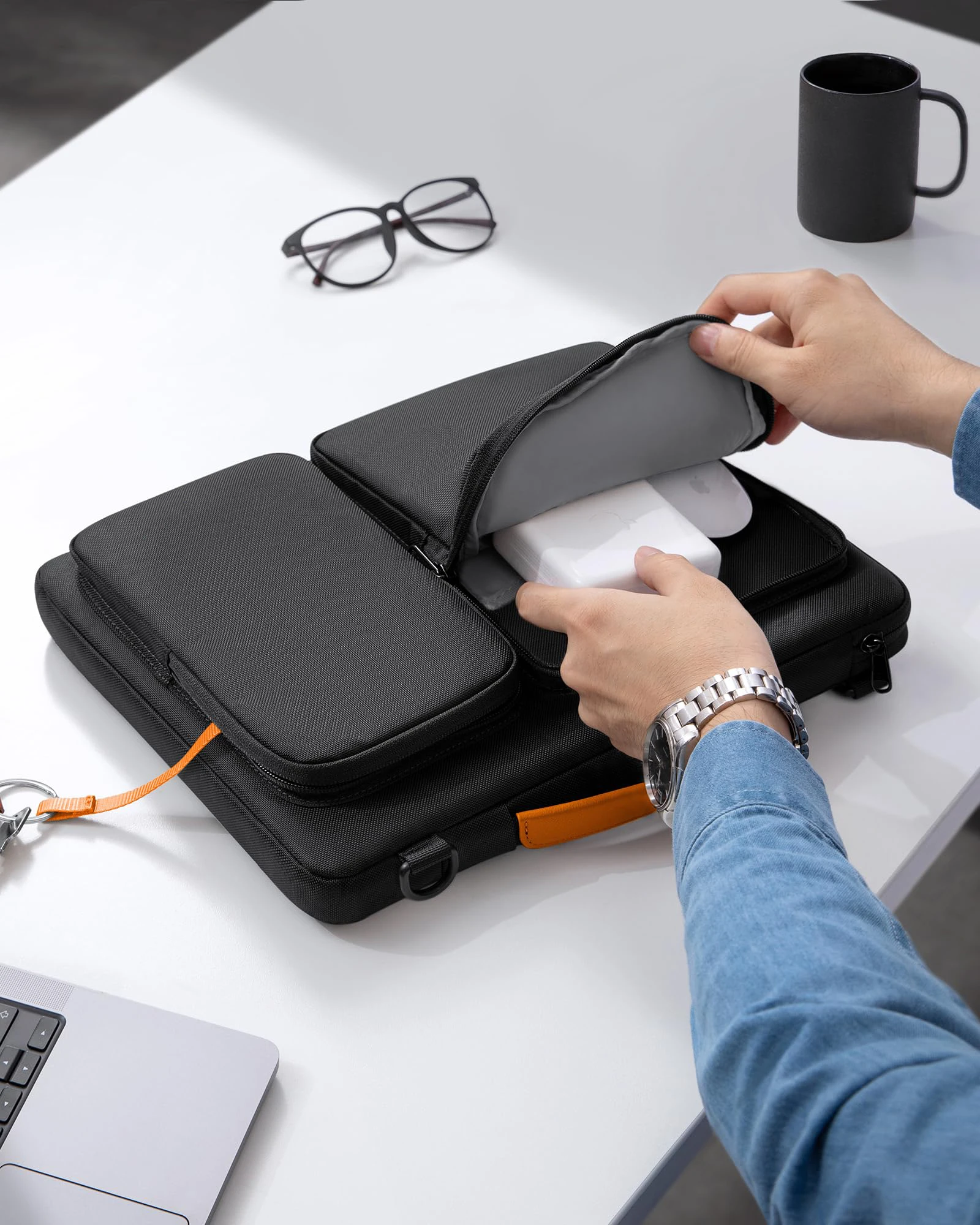 a2681 water resistant accessory case-10