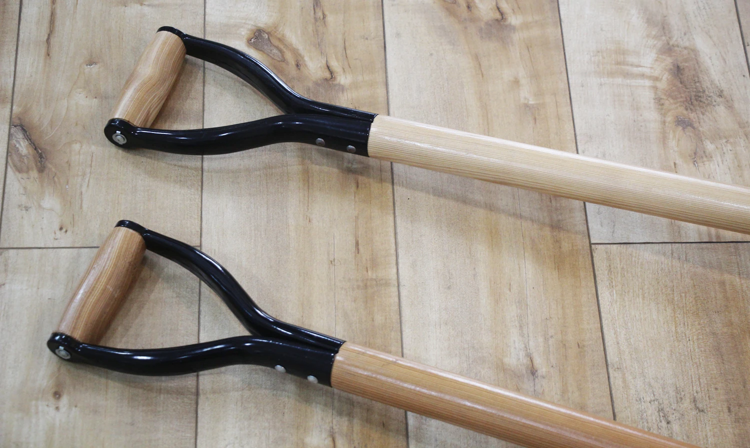 Factory Direct Garden Tool Set - Wooden Handle Pickaxe, Rake & Hoe for ...