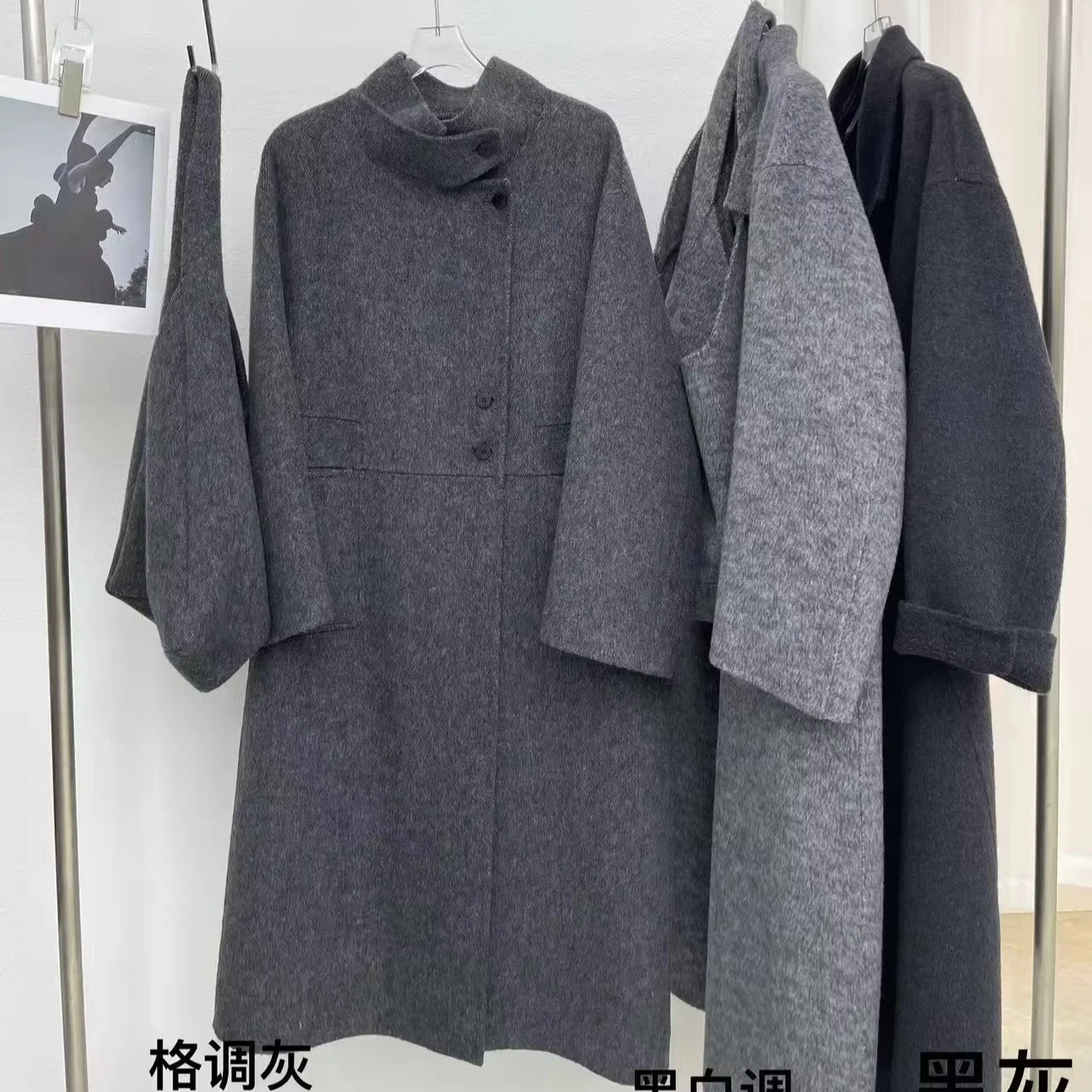 Women's Oversize Wool Coat with Logo Decoration Autumn Winter Outerwear Solid Plain Dyed Leather Cashmere Filled Long Overcoat