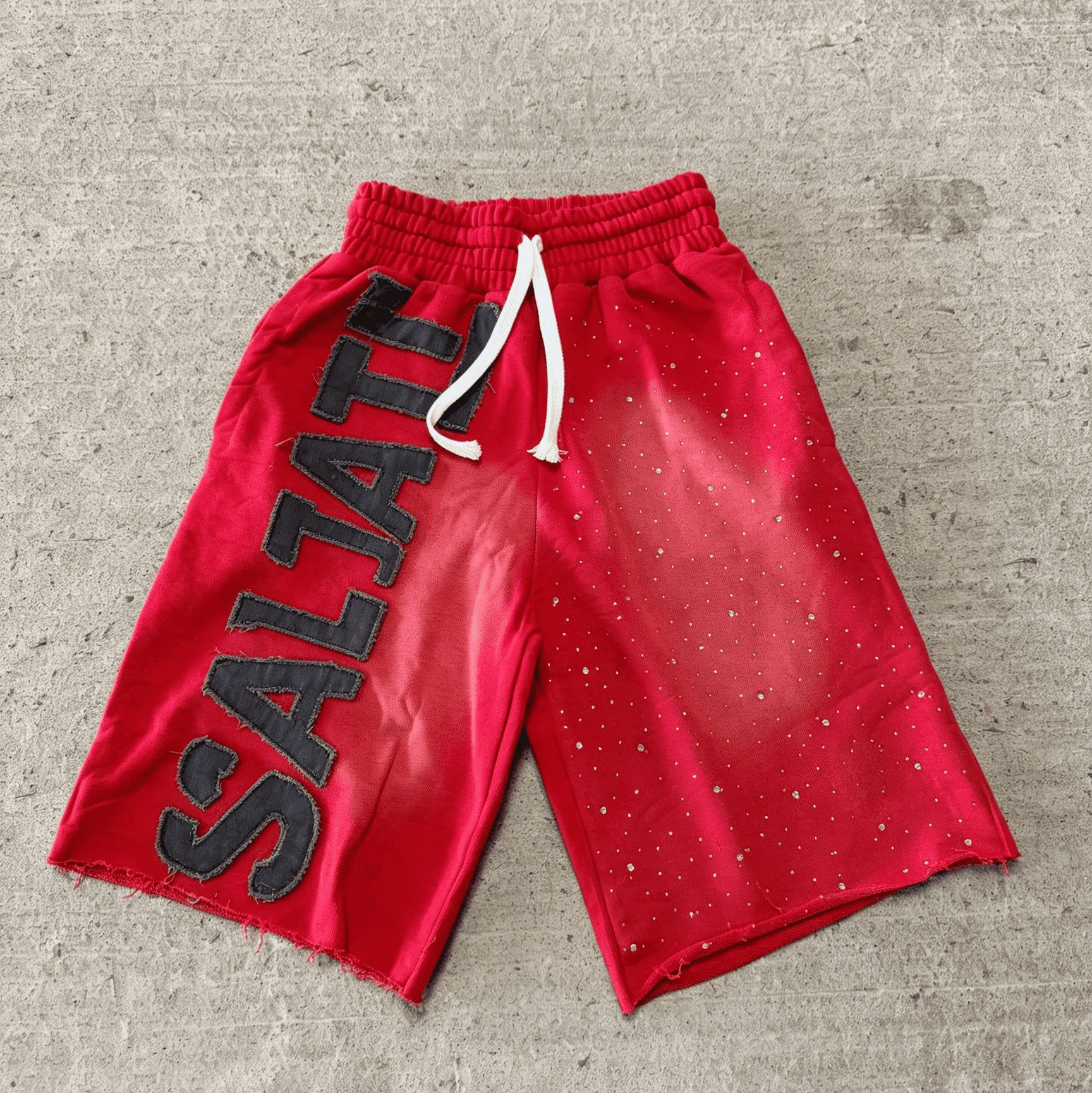 Custom Logo Heavyweight French Terry Patch Letter Sweat Shorts Raw Edge Splash Ink Loose Drawstring Streetwear Shorts for Men gallery 3