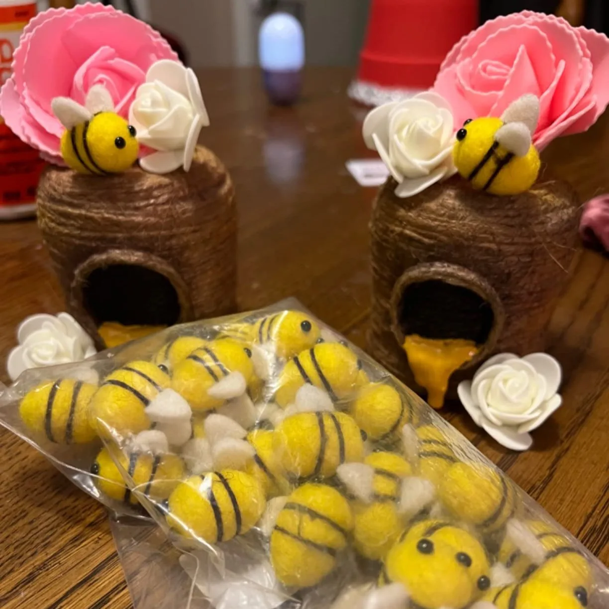 30 Stück Niedliche Wollfilz-Bienen - Ca. 3,5x3 Cm, Gelb, Für Deko, Basteln & Geschenke