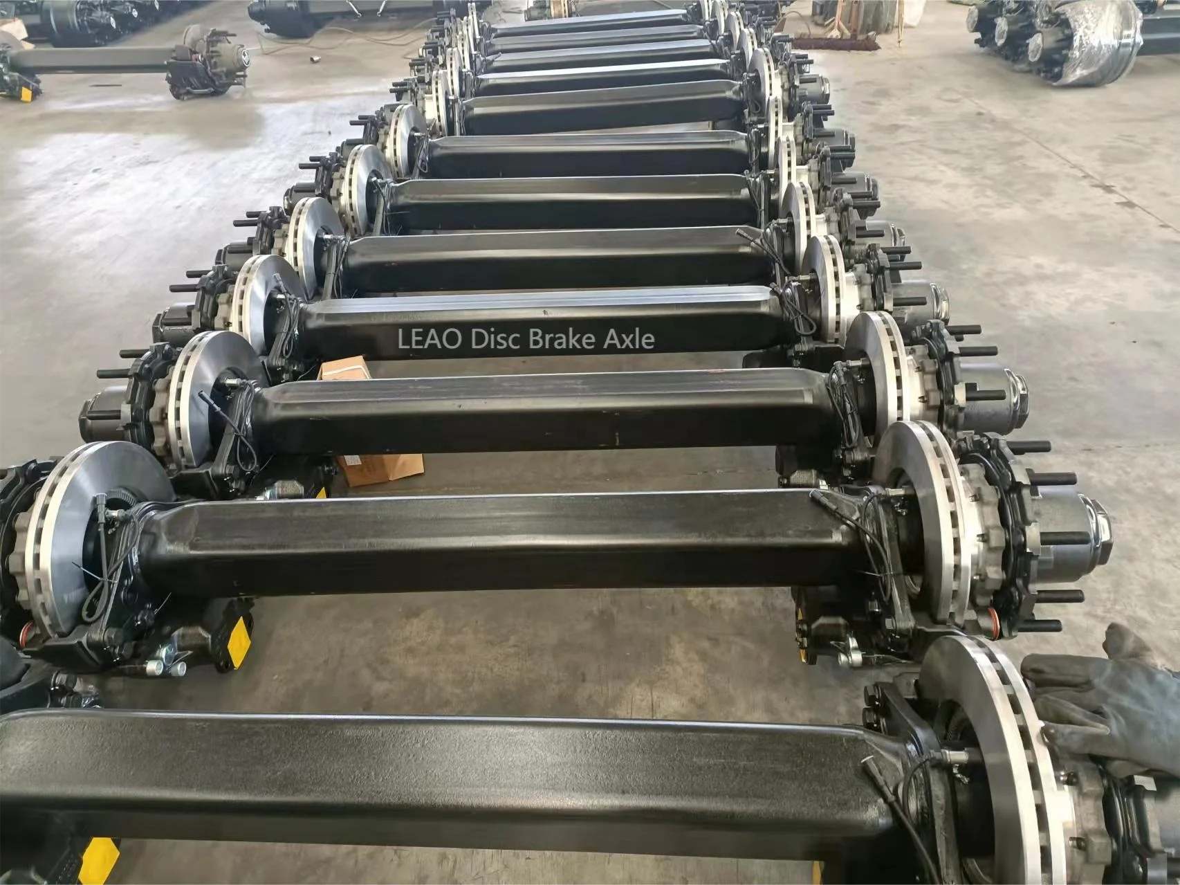 Liangshan Vehicle Brake System Truck Trailer Axle FUWA with Disc Brakes Lift for Trailers