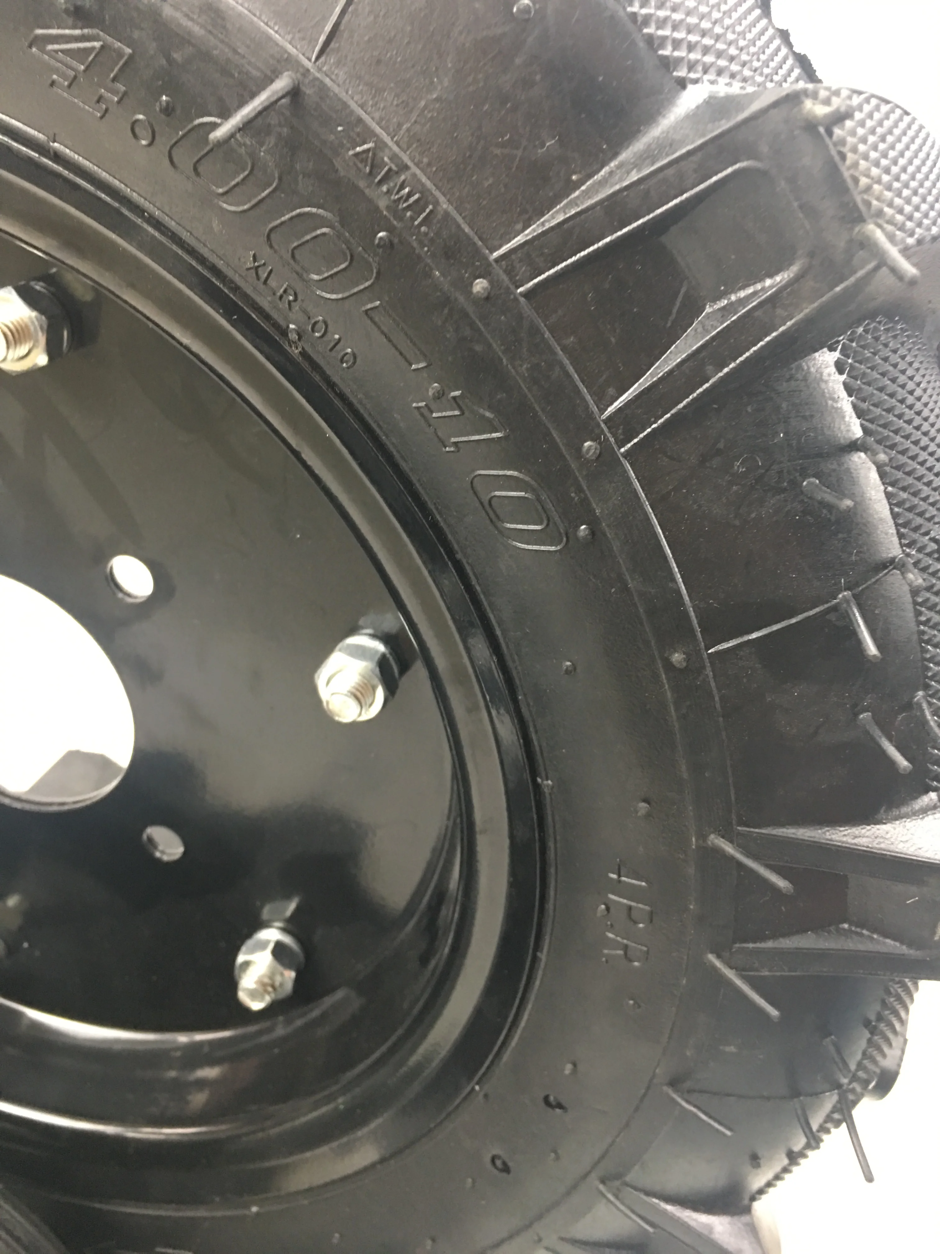 
 Китайская дешевая сельскохозяйственная Тракторная шина 4,00-10 с металлическим ободом для рынка России и Беларуси  