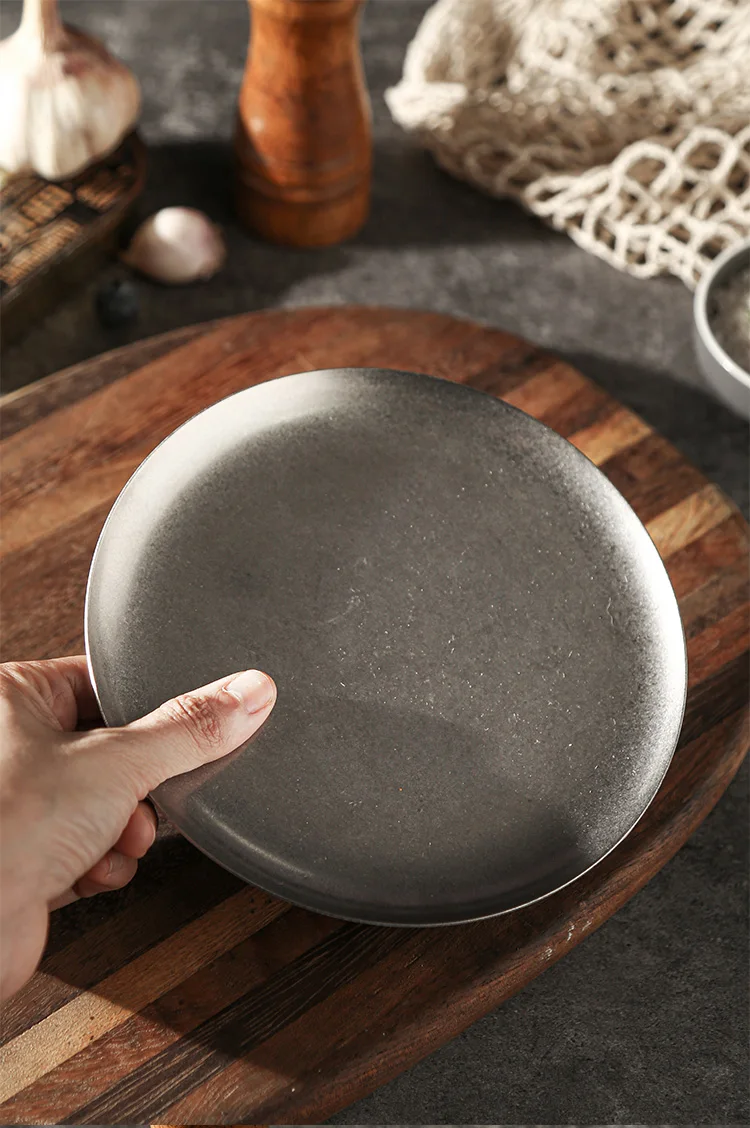 Factory Direct 13/15/17 cm ss304 Retro Older Style Restaurant Dinner Dish Stainless Steel Circular Round Food Charger Plates