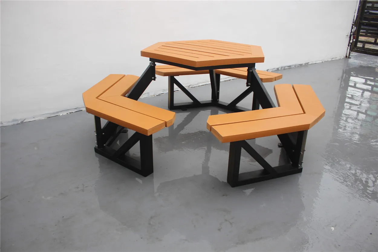 Уличный стол со скамейками