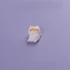 Gatto colorato e adorabile.