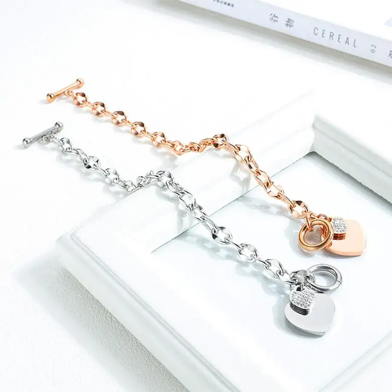 Designer Inspired Jewelry 18k Gold Plated Stainless Steel  Fashion Heart Charm Toggle Clasp Chunky Chain  Bracelets for Women