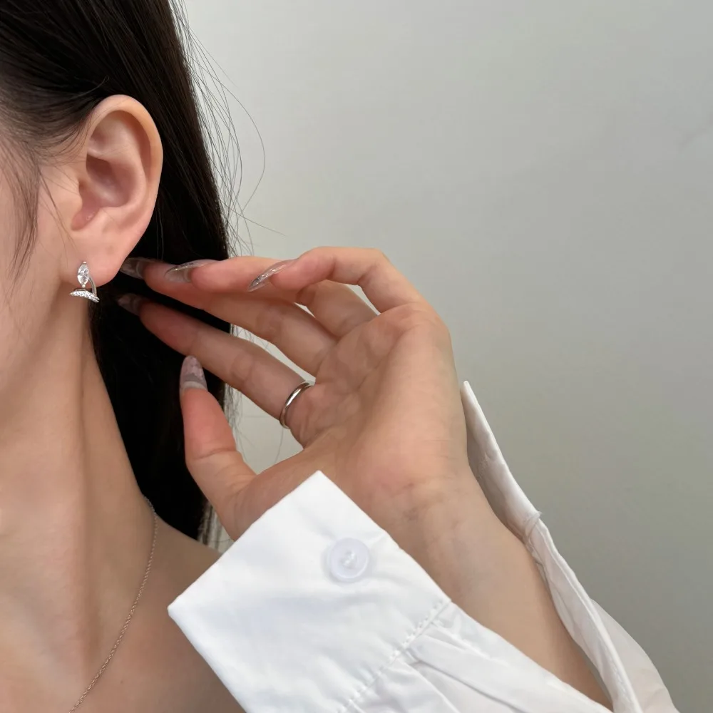 KAKODIY Fashion Design Hypoallergenic 925 Sterling Silver Rhodium Plated 5A Cubic Zirconia Flower Marquise Stud Earrings detail 3