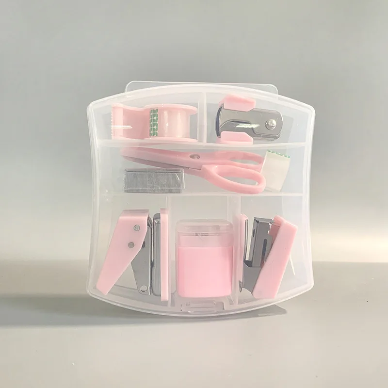 Набор канцелярских принадлежностей и