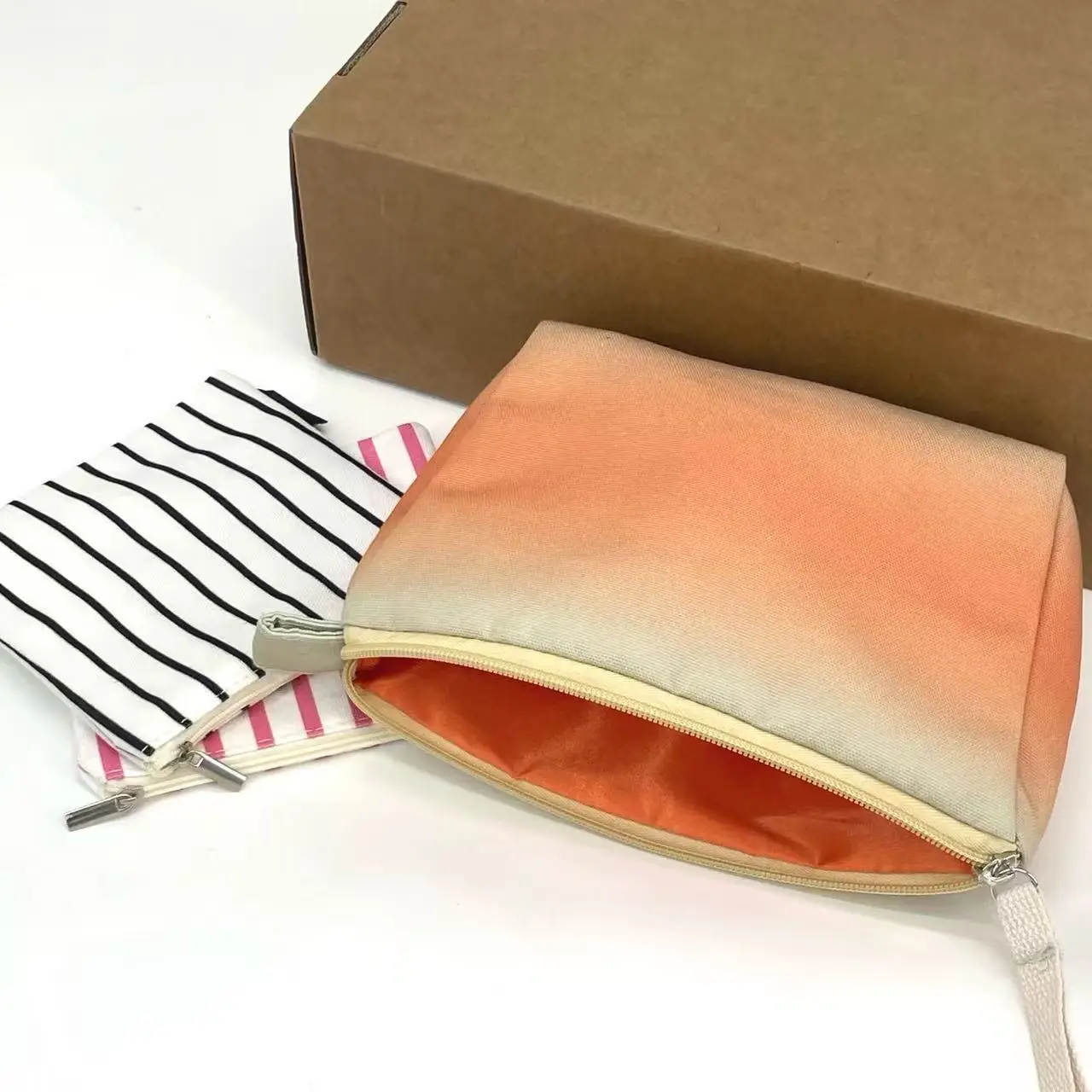 Hot Selling Ins Fashion Cheap Travel Storage Change Key Pen Recycle Eco Bag Cosmetic Bags Custom Logo Cotton Canvas Bag with Zip supplier