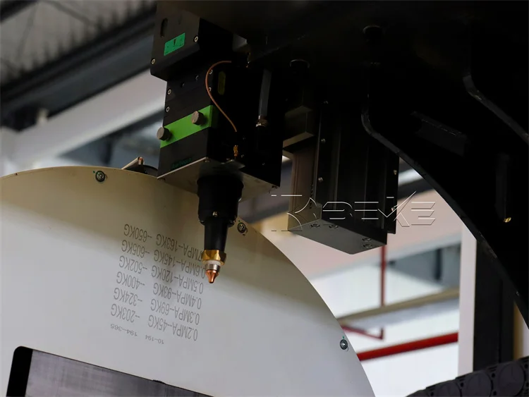 Factory Price Metal Round Square Pipe Tube Fiber Laser Cutting Machine Metal Tube Laser Cutter