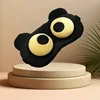 Ojos redondos negros