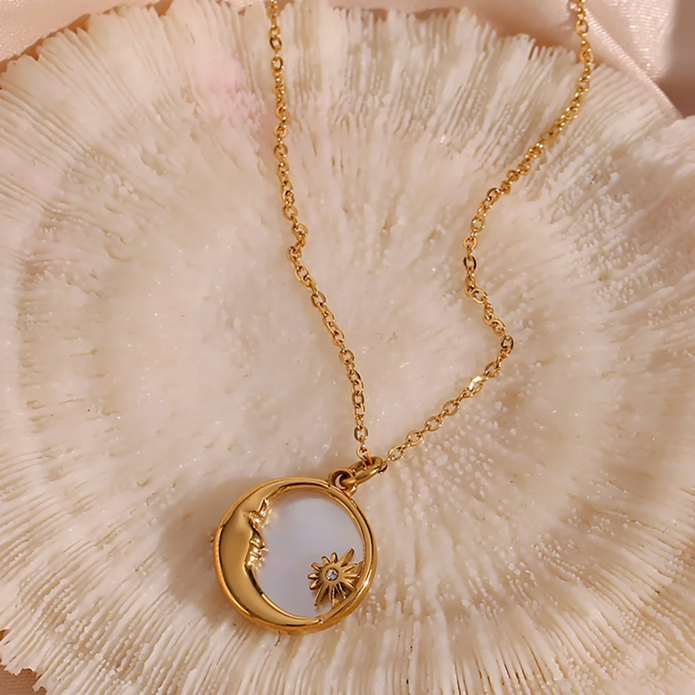 Guarantee Dreamshow Natural Shell 18k Gold Plated Disc Sun Moon Pendant Necklace Tarnish Free Stainless Steel Necklace Jewelry