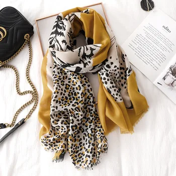 18 Styles Wholesale High End Luxury Beach Vacation Woman Custom Hijab Shawl Cotton Linen Leopard Print Scarf For Women
