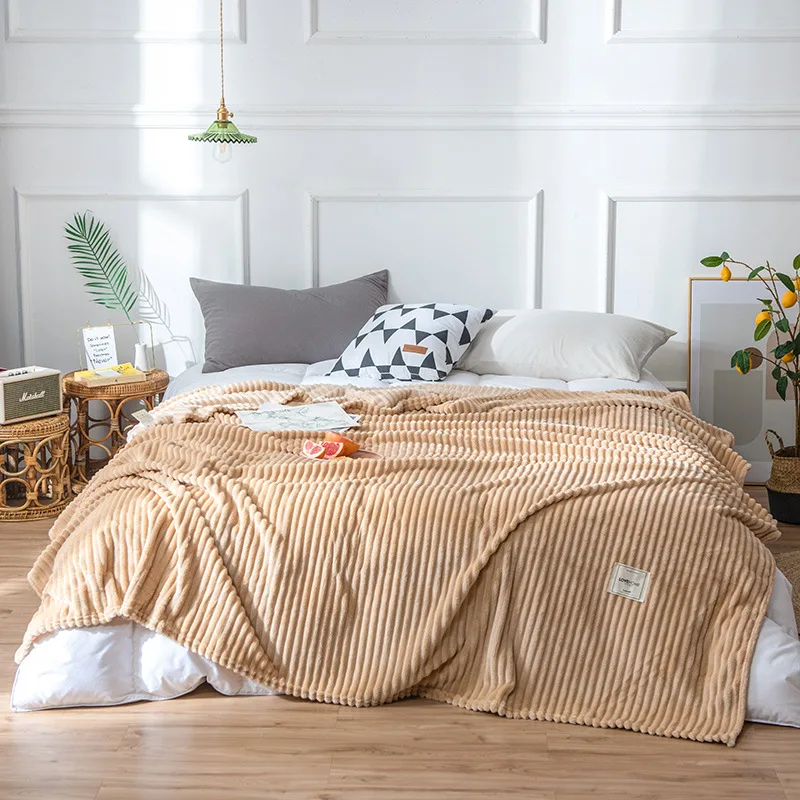 Super Soft Solid Color Design Knitted Flannel Fleece Striped Eco-Friendly  Polyester Throw Blanket