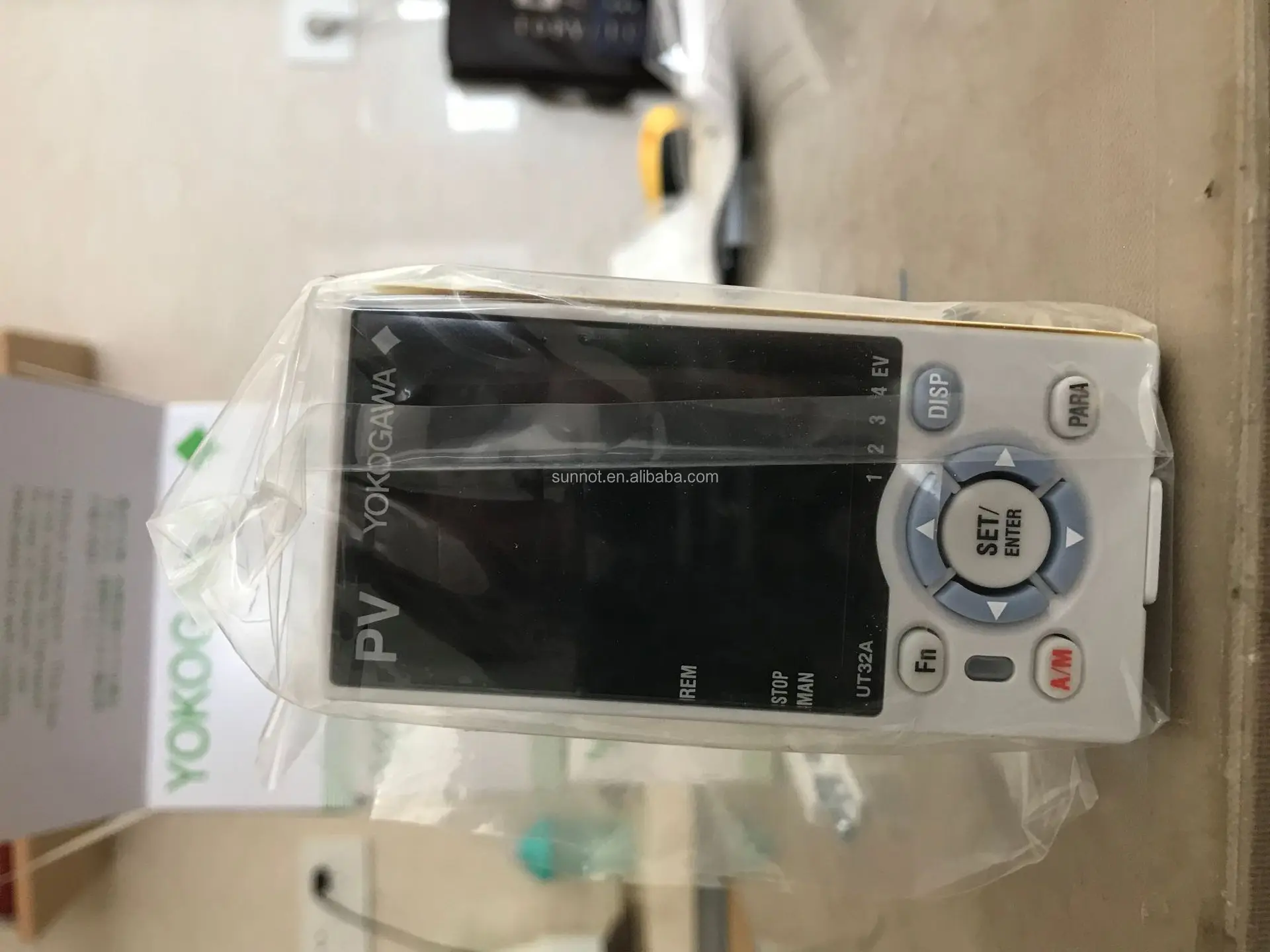 General Purpose Yokogawa Temperature Controller Ut35a Ut32a Ut35a000