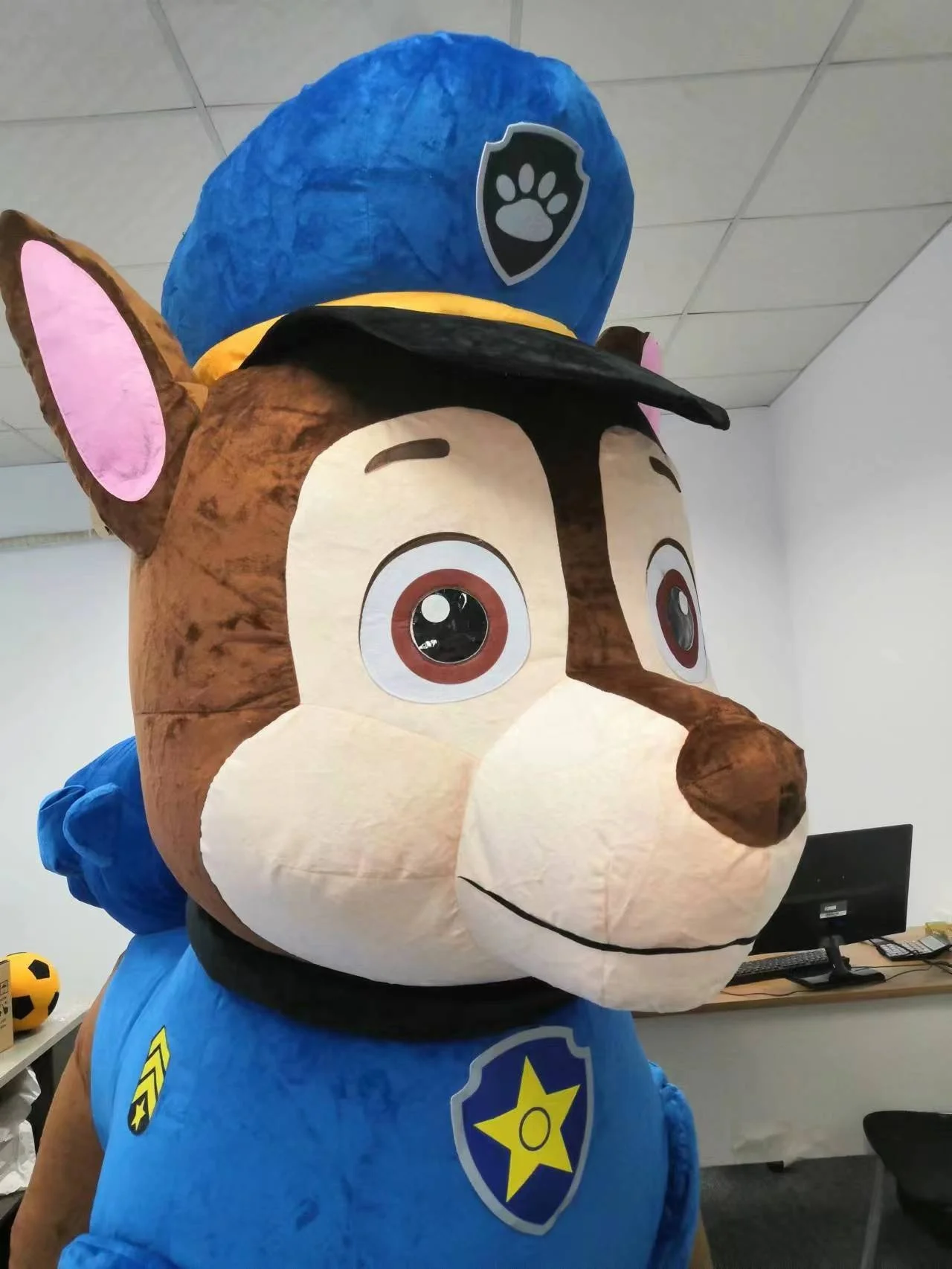 2m/2.6m Running Fun Moving Cartoon PAW Dog Patrol Dog Plush Inflatable Mascot Costume Suit for Adults