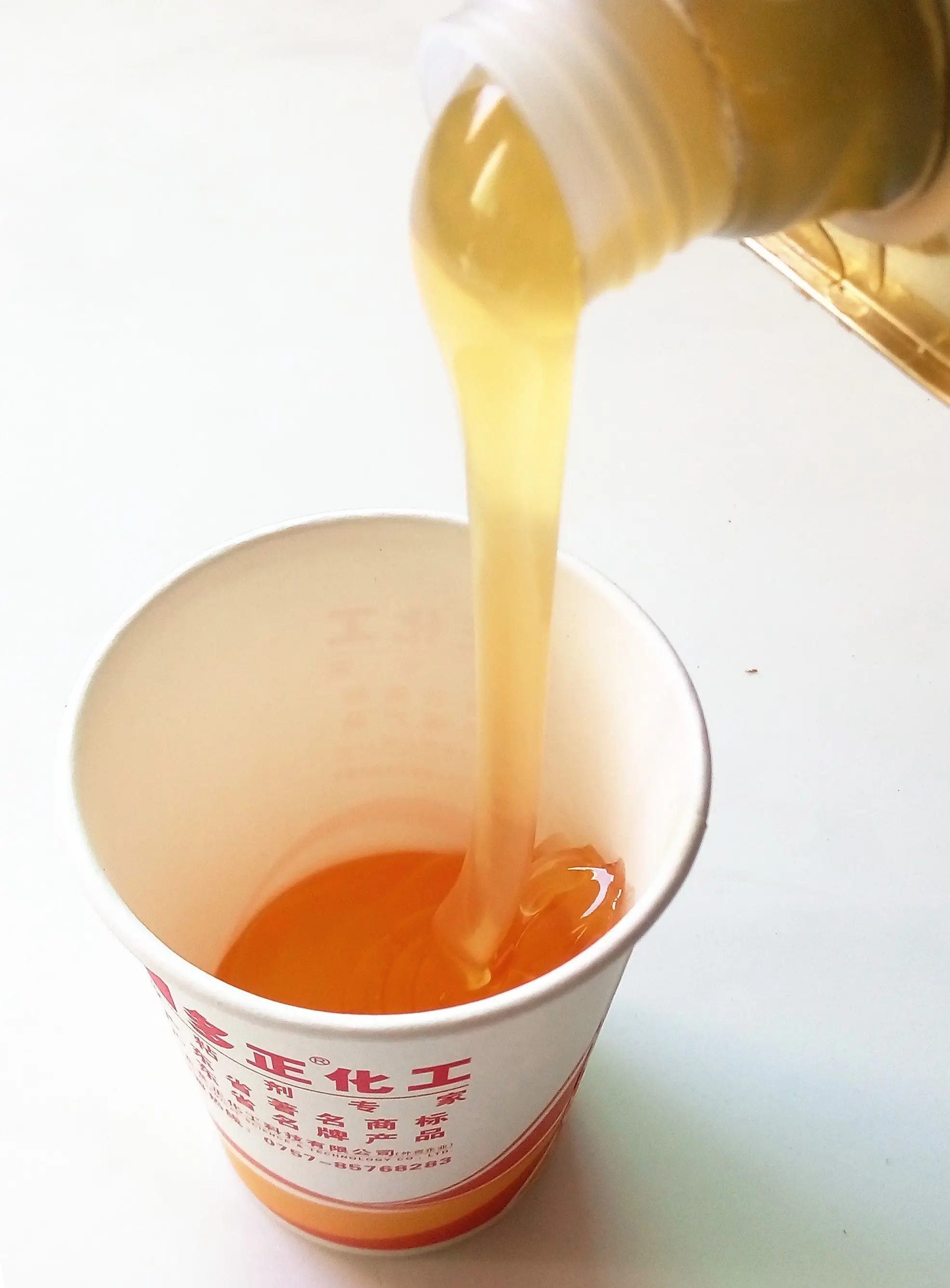 Widely Used  SBR Resin Solvent Based Lamination Glue Strong Adhesive Used to Laminated in Shoe Pad,luugage,bag,upper,fabric,
