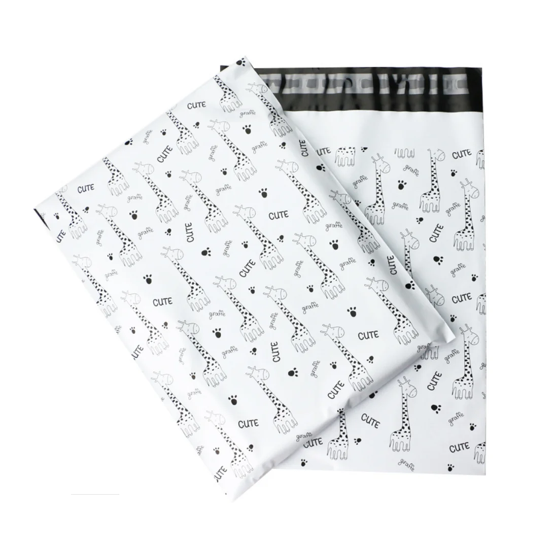 white envelope bolsa