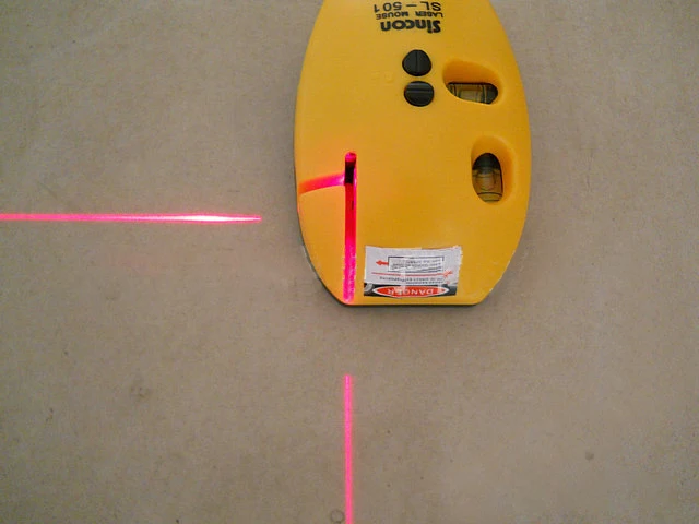 Portable mouse type Multipurpose Measuring Right-angle Level Marking Device infrared 90 degree infrared laser level