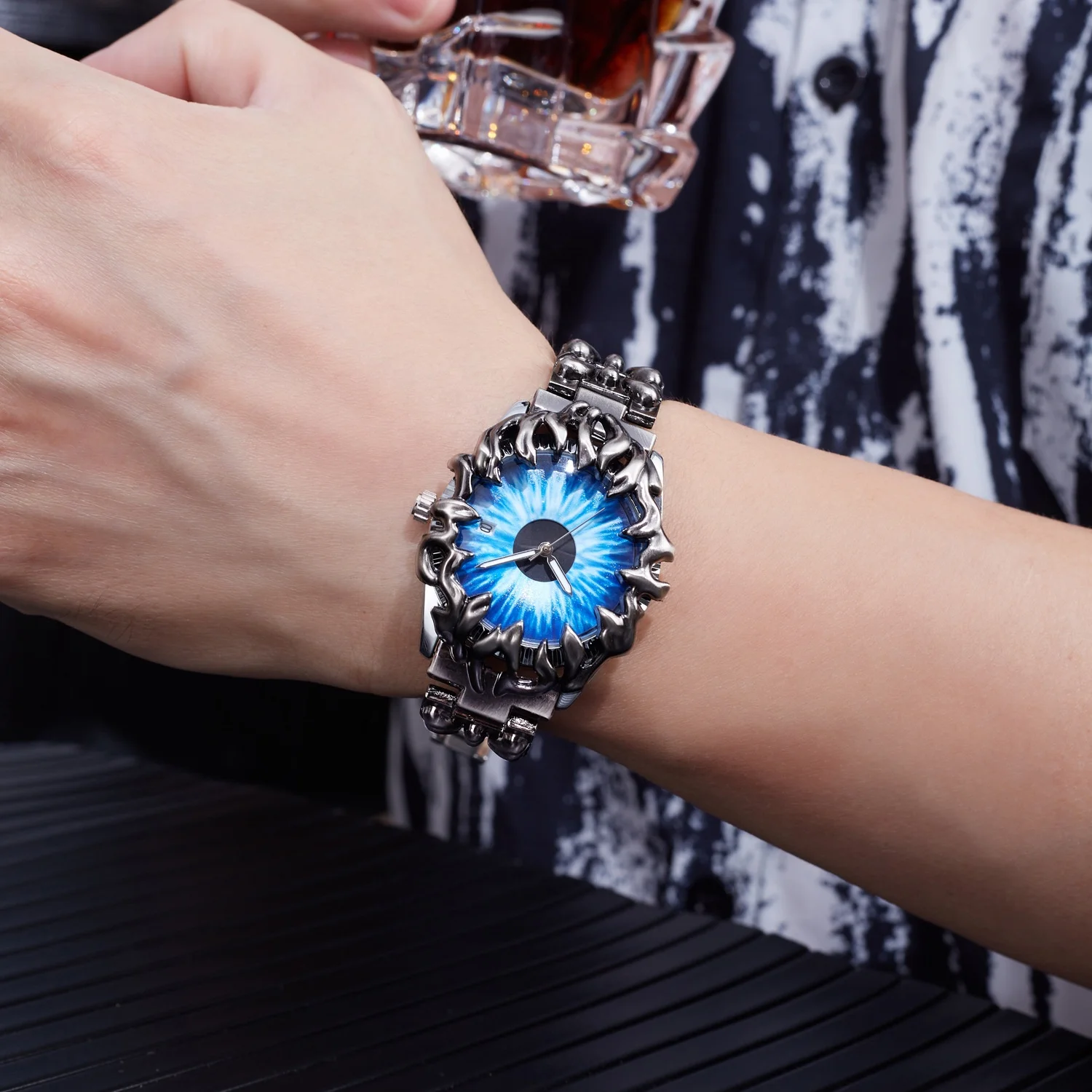 PT 1453 Millennium Y2K Alien Series Watch - Men's Retro Punk