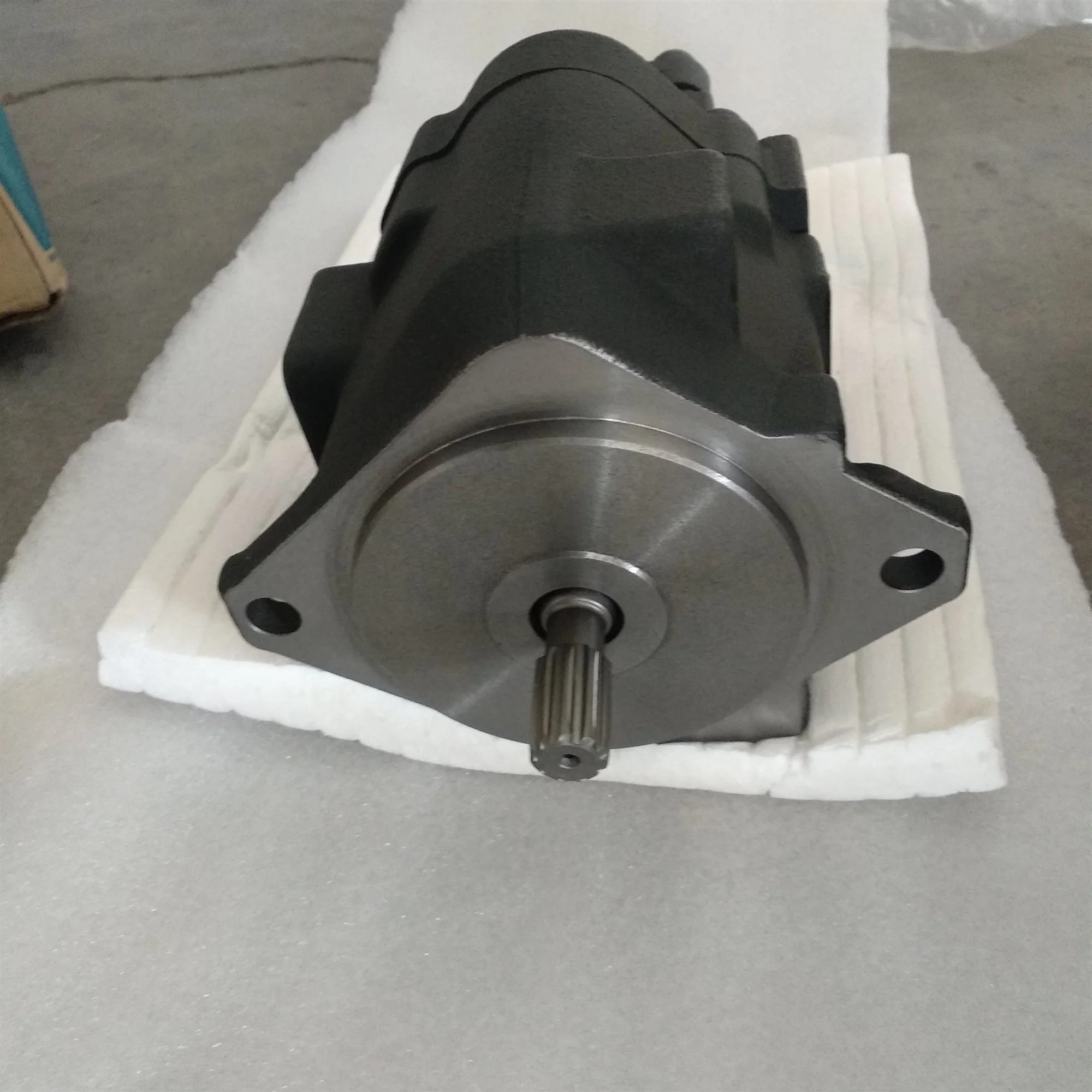 Excavator ZX17U-2 Main Pump PVD-00B-16P-5AG3-5060A Hydraulic Pump