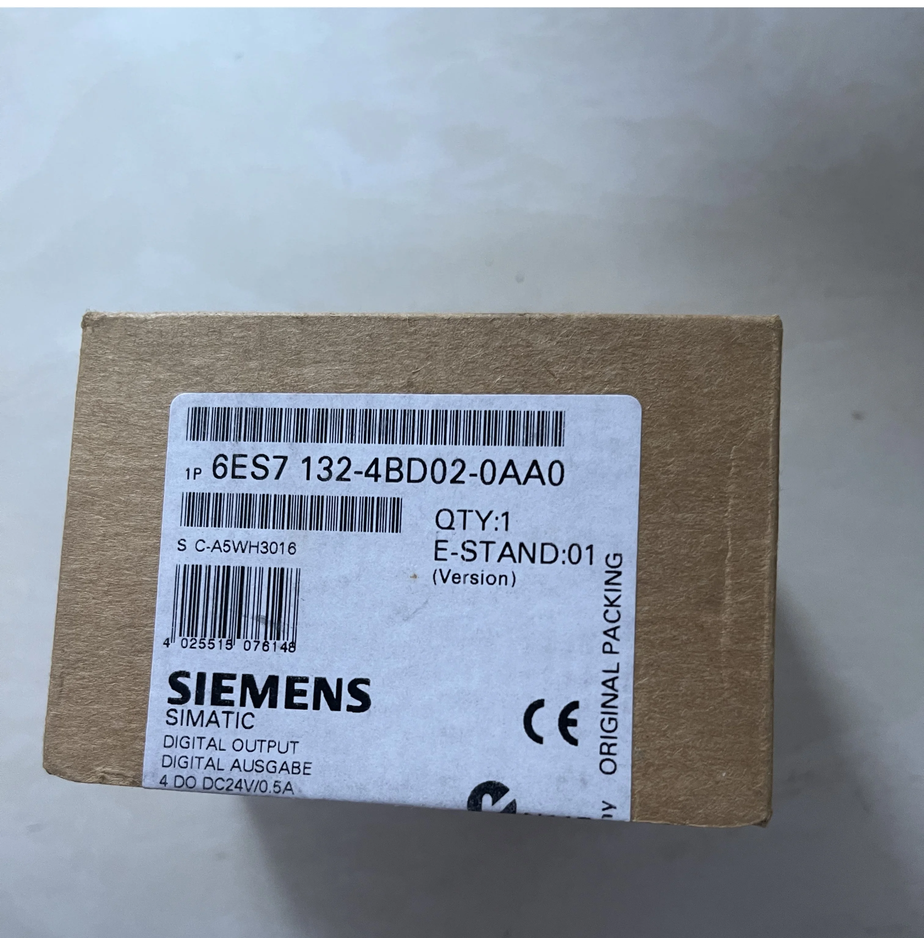 SIEMENS Digital Output Module 6ES7132-4BD02-0AA0 SIEMENS Digital Output Module 6ES7132-4BD02-0AA0