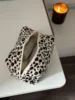 Estampado de leopardo blanco