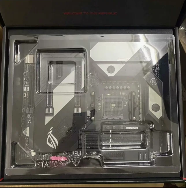 【超美品】ROG CROSSHAIR VIII FORMULA X570 ASUS ROG CROSSHAIR VIII FORMULA Desktop Motherboard - 1x Socket