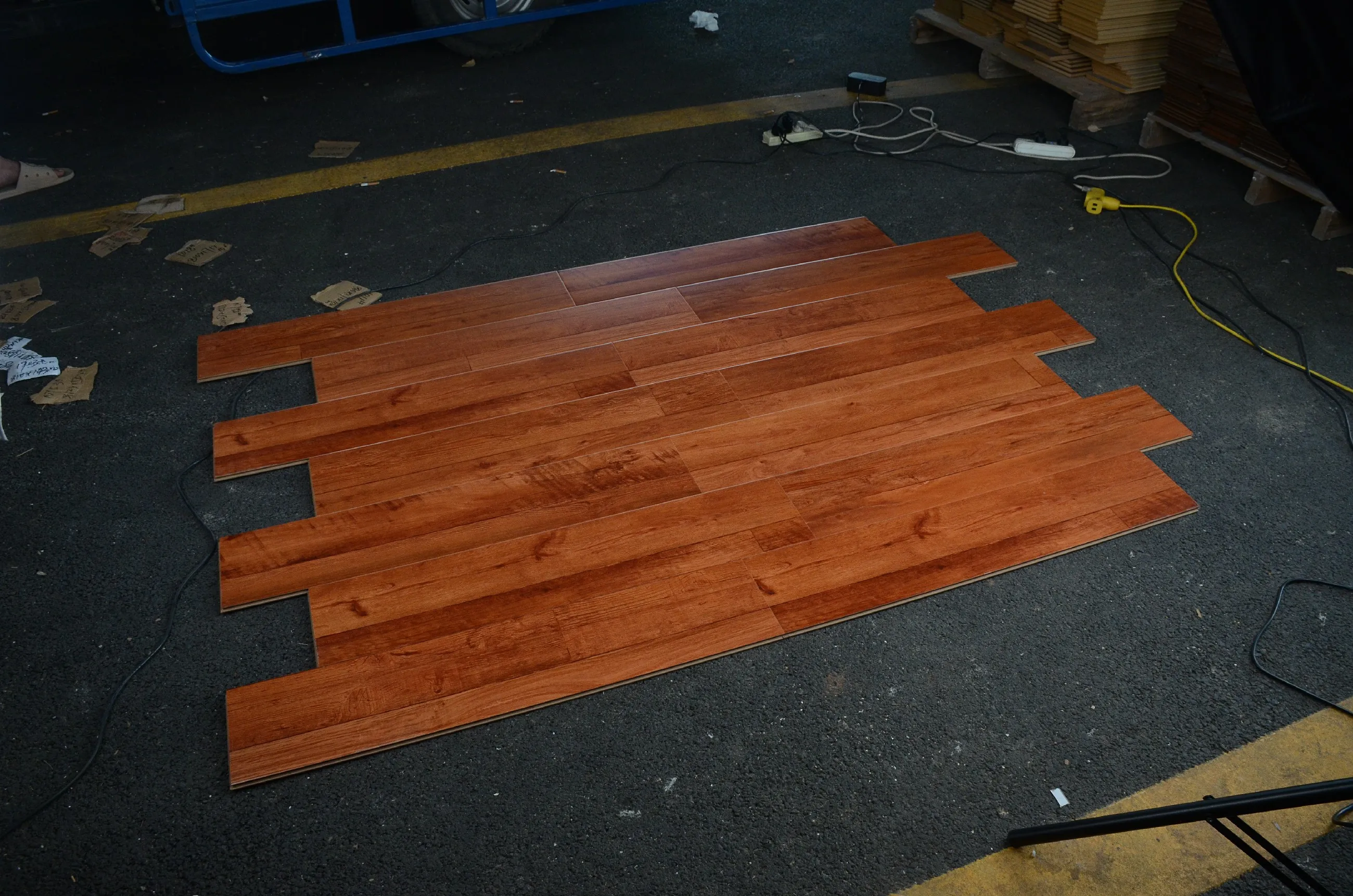 Rosewood Grain Smooth Cheap Floating Flooring Bedroom Wood Floor 10mm Plank Vinyl Flooring