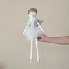 Bambola da balletto con velo d'argento