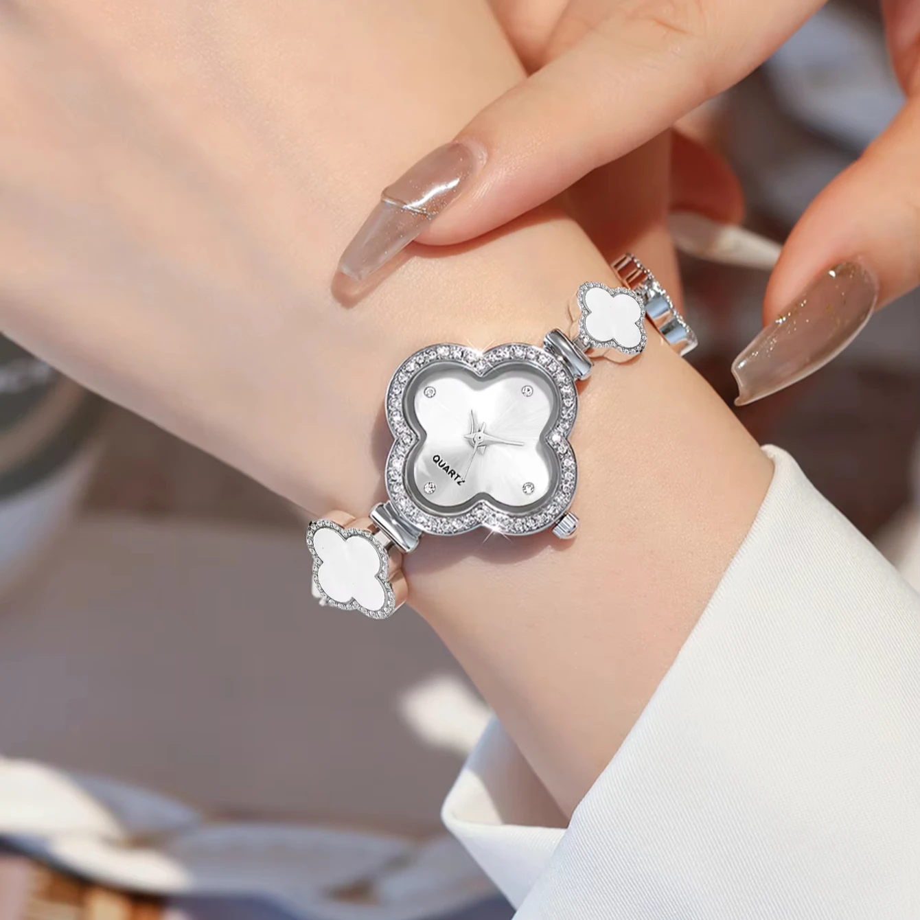 LUCKYFOX Women's Quartz Watch - Luxury Clover Design