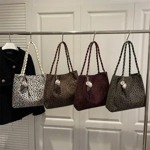 Fashion Leopard Print Shoulder Bag Large Capacity Tote Bag with Pendant 2026 Hot Selling Handbags for Women