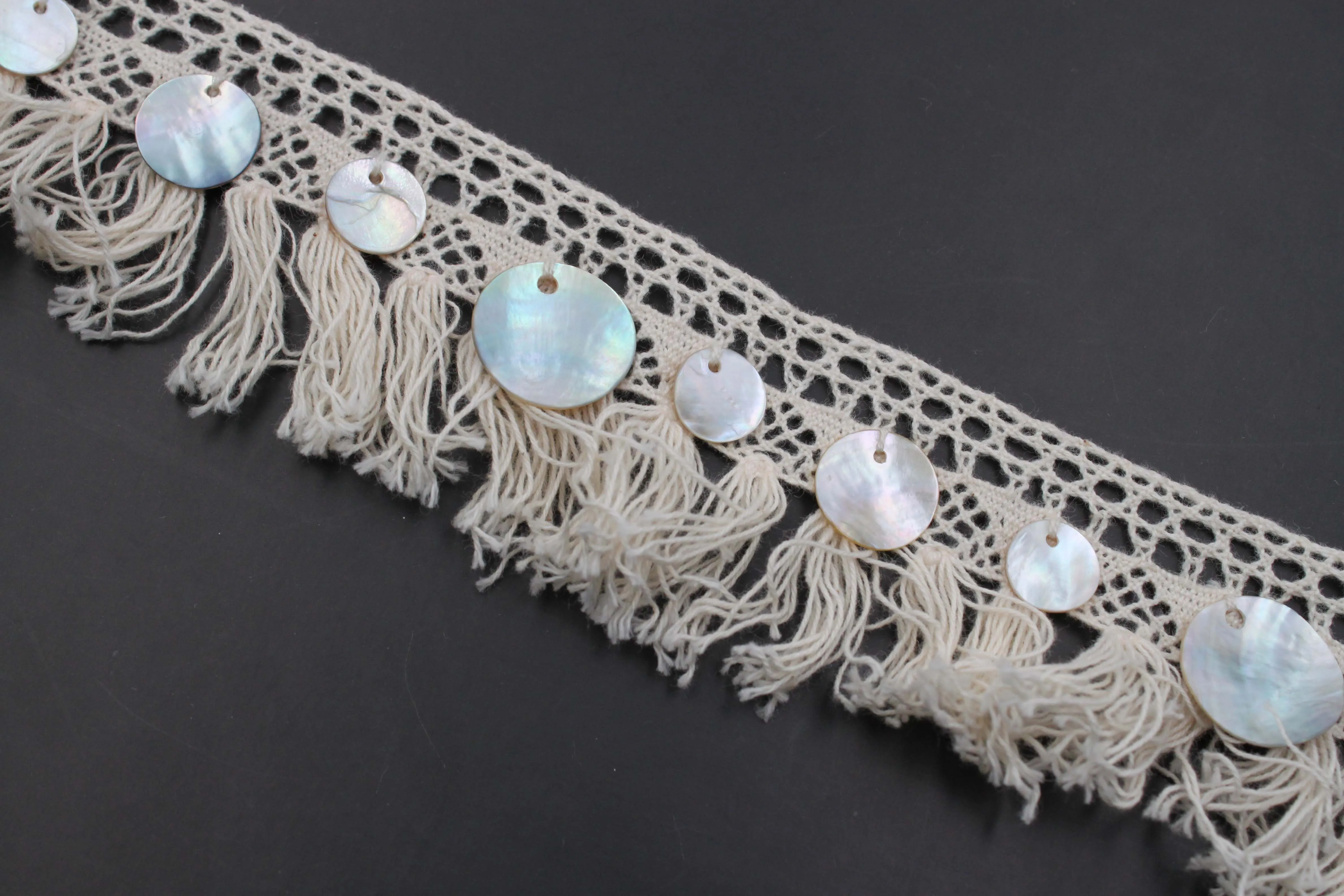 Оптовая продажа кисточек с отделкой бахромой и