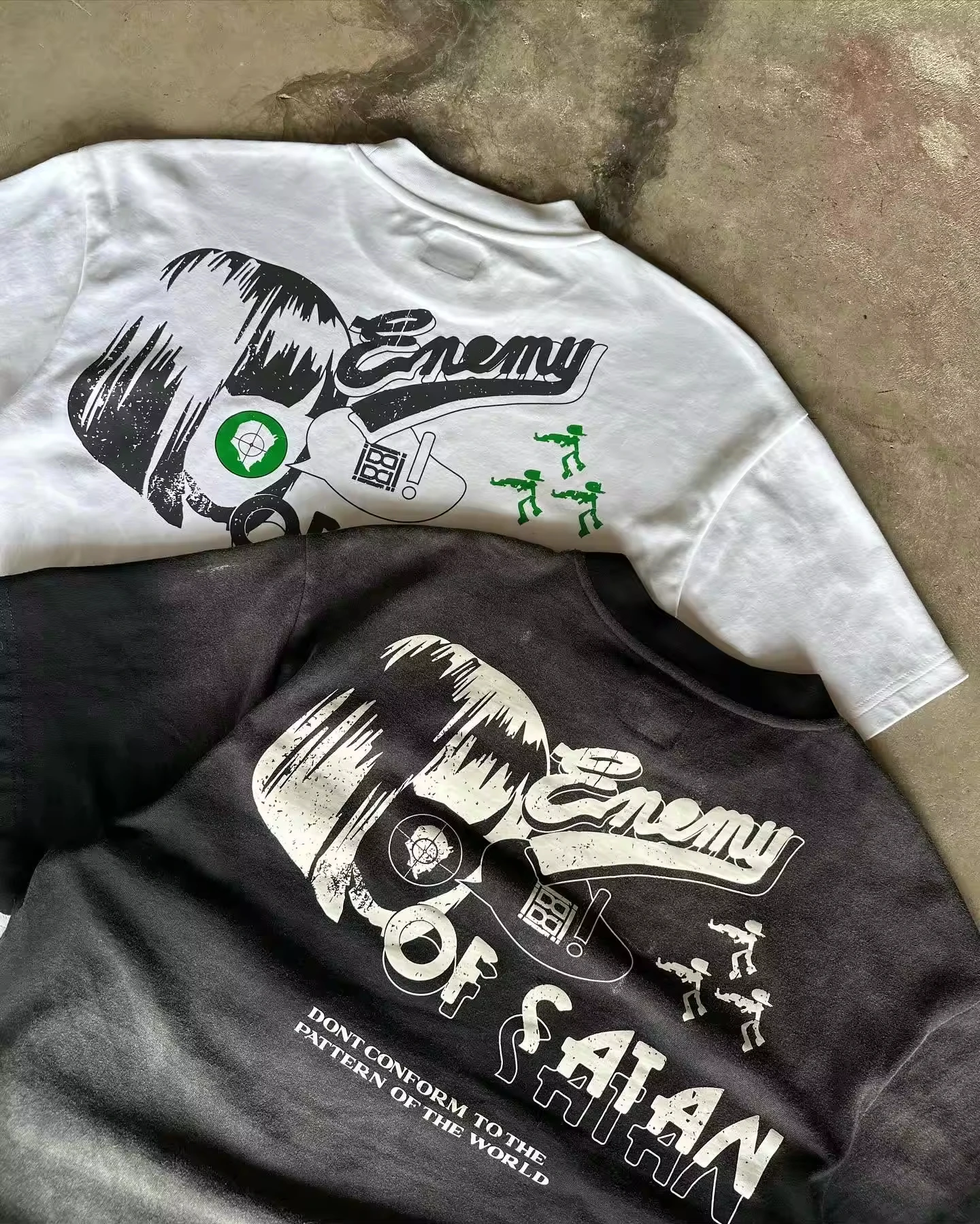 Custom 100% Cotton Knitted Silk Screen 300 GSM Heavyweight Acid Washed Sun Faded Breathable Quick Dry Regular Fit Men T-Shirts gallery 5