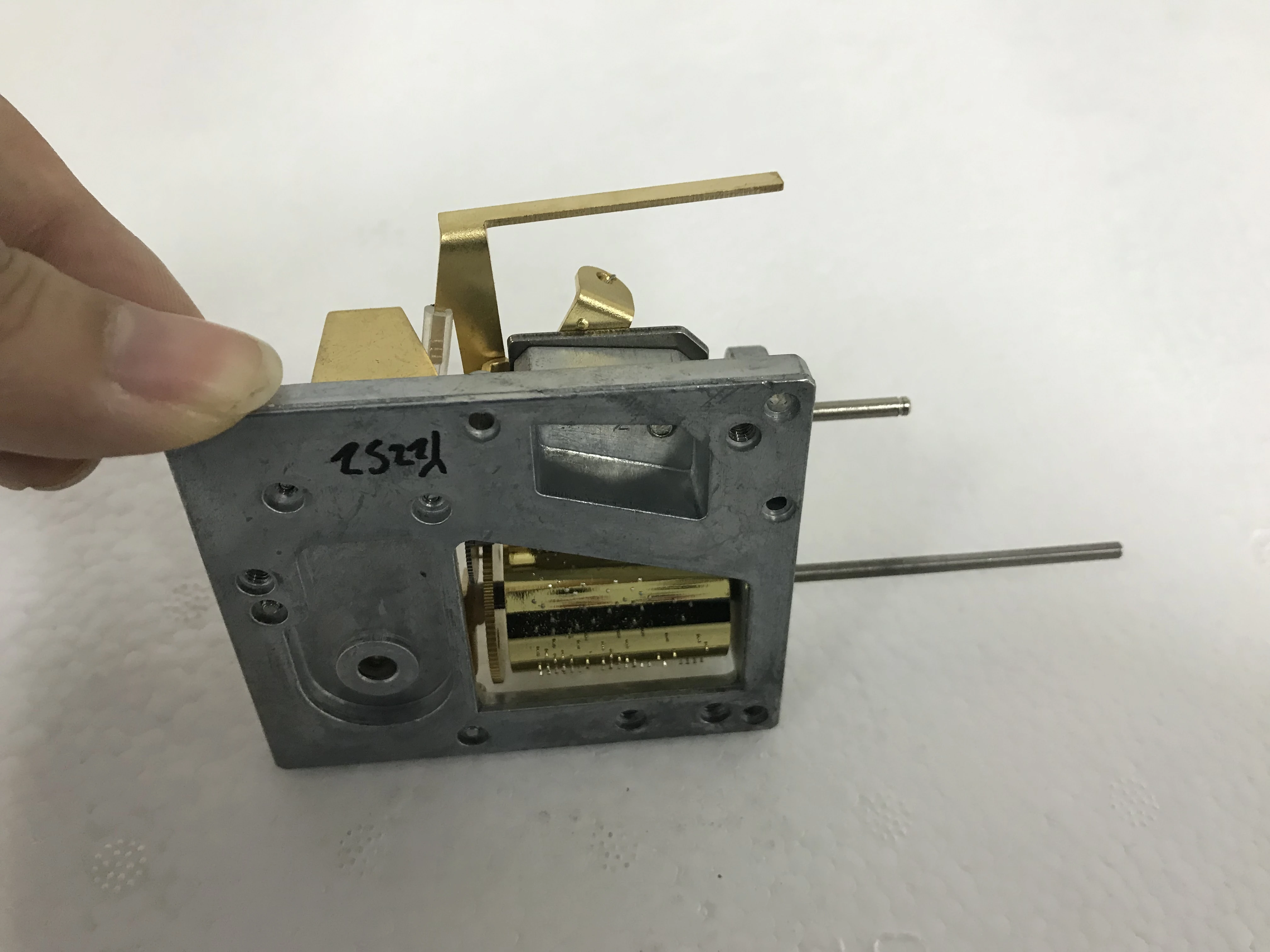Yunsheng Golden 22 Note 2 Output Shafts Music Box for Cuckoo Clock
