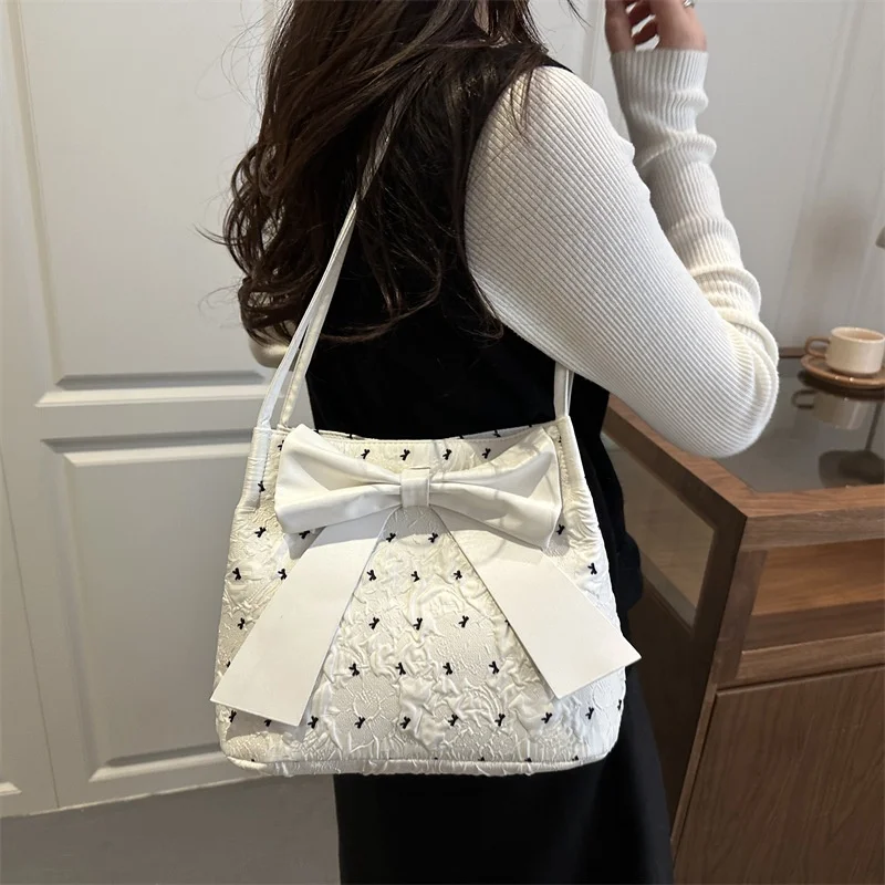 Korean-style Commuting Chic Medium Large-capacity Butterfly Bow Tie Underarm Bag Women Spring 2026 New Fashion Polka Dot Tote