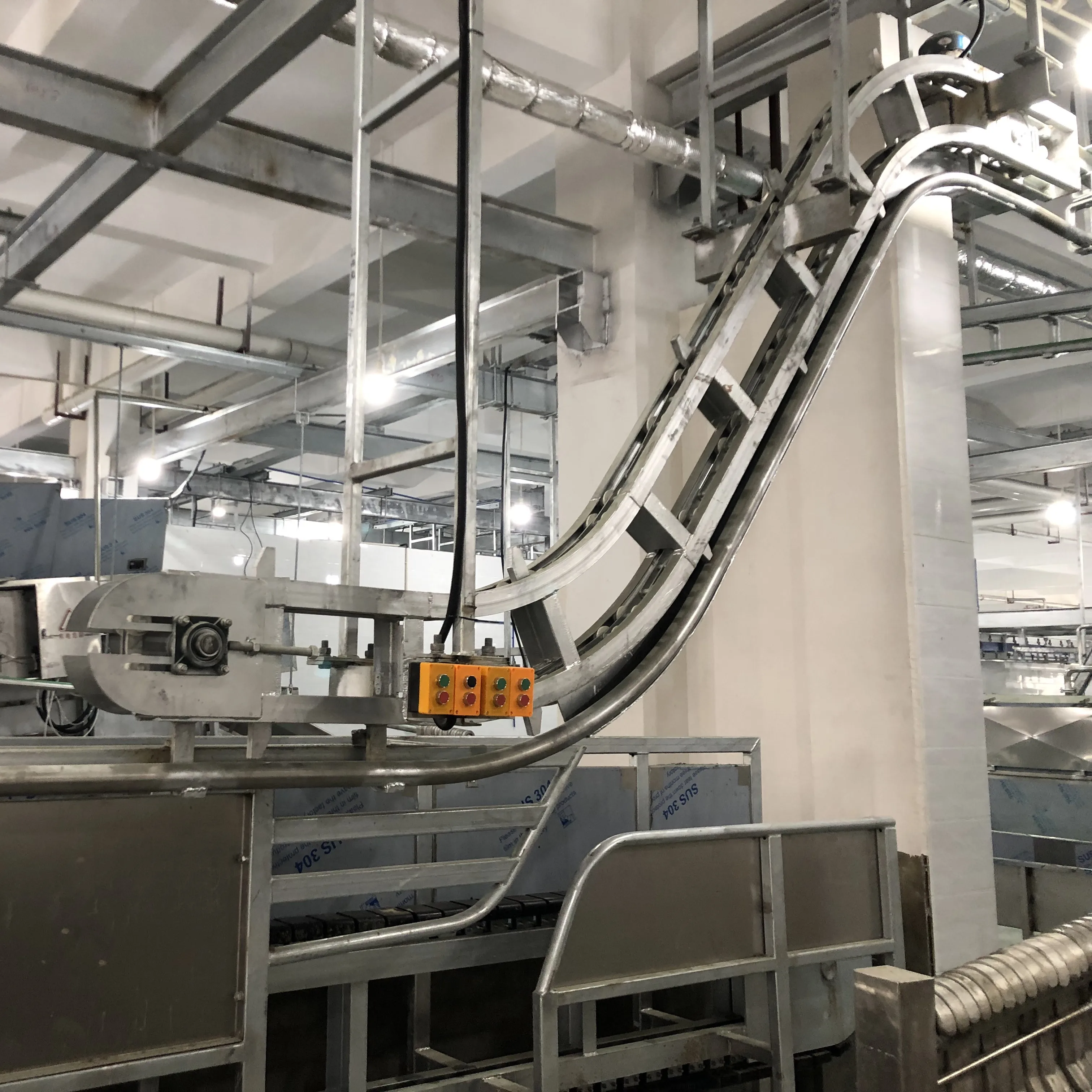 Fully automatic cattle and buffalo slaughtering line equipment, slaughterhouse machinery, beef processing plant
