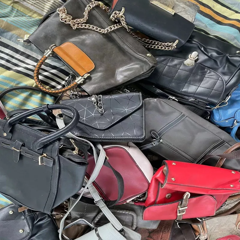 Fournisseur de la Chine Sacs d'occasion variés Bale 45kg Sacs de seconde  main de marque pour dames Sacs à main solides en ballots en stock