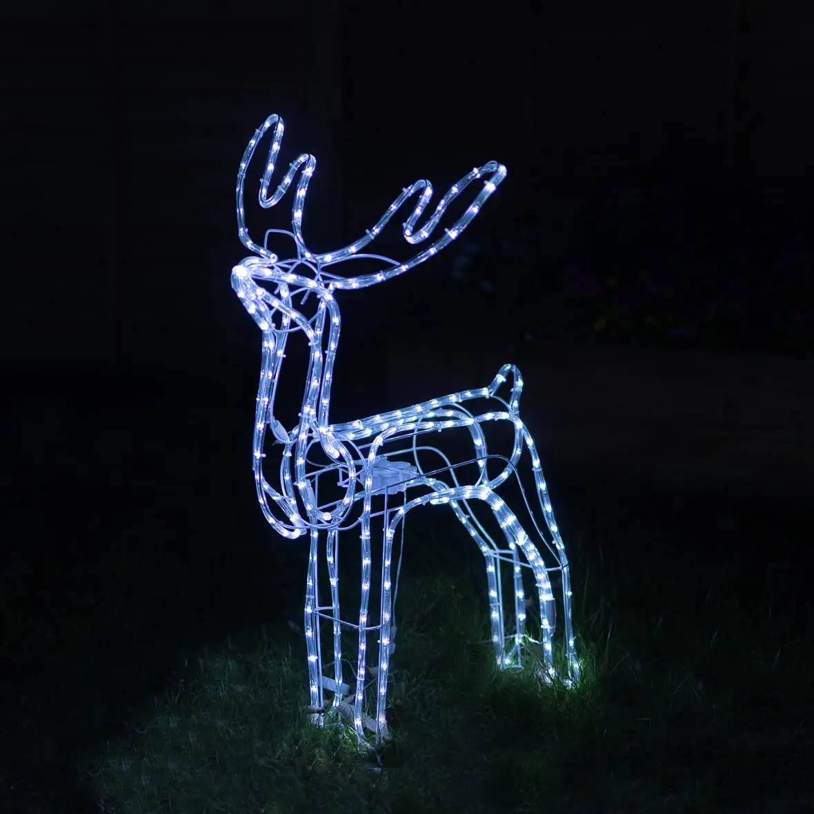 TSINYE Hot Sale Christmas Decorations Sculpture Outdoor Decorative 3D Shaking Head Led Deer Light Christmas Deer LED Rope Lights