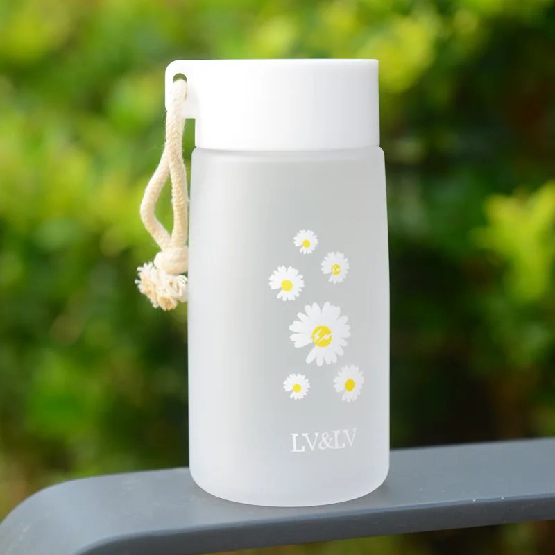 480ml Small Daisy Transparent Plastic Water Bottles BPA Free Creative  Frosted Water Bottle With Portable Rope Travel Tea Cup