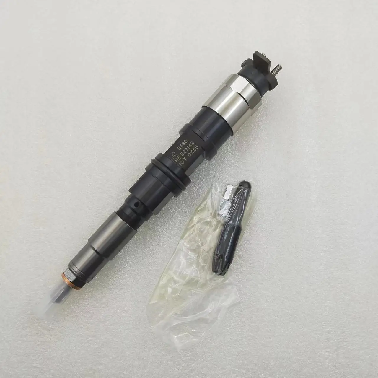 RE546776 DZ100221 Fuel Nozzle Injector for JD 3204 8130 8200 8230 8330 8430 8530 9230